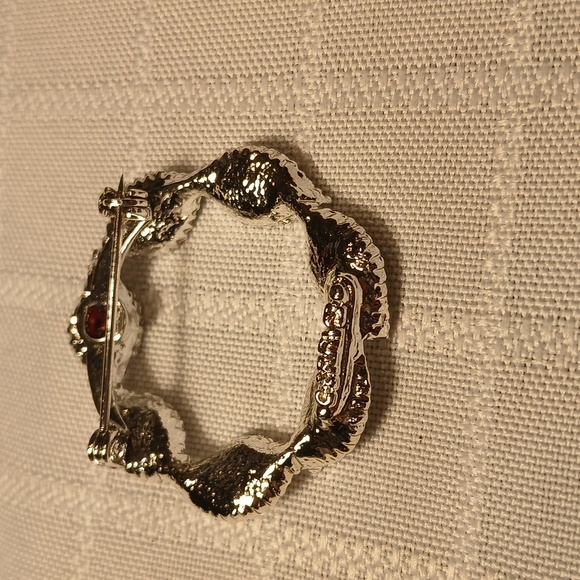 Gerry's Vintage Wreath Brooch Pin Leaf Christmas Holiday Jewelry - Picture 6 of 7